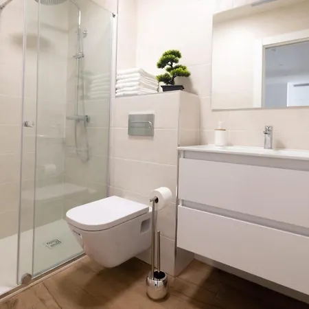 Lujoso Apartamento Entre 2 Playas Con Garaje, Wifi Gijon Exterior photo