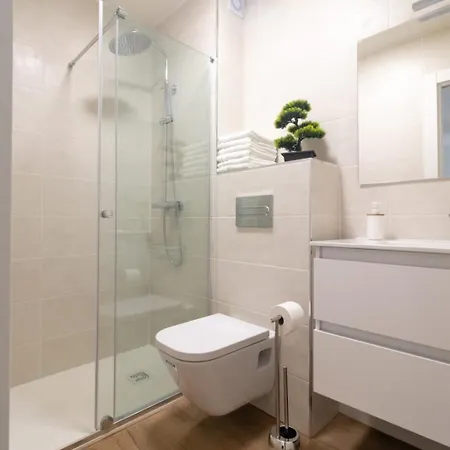 Lujoso Apartamento Entre 2 Playas Con Garaje, Wifi Gijon Exterior photo