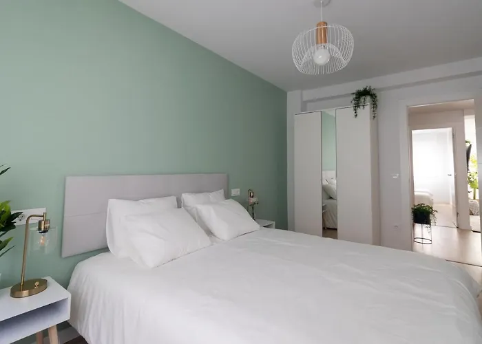 Lujoso Apartamento Entre 2 Playas Con Garaje, Wifi