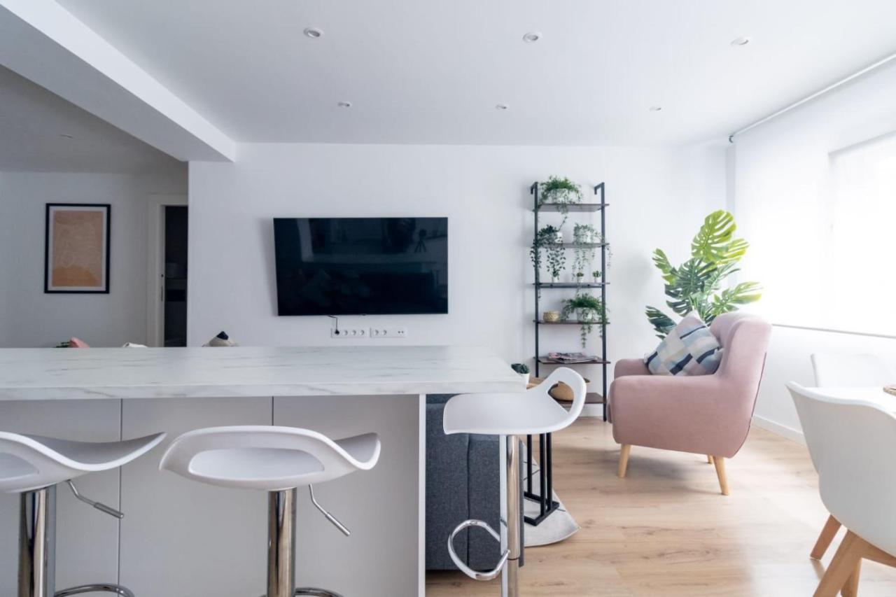 Apartment Lujoso Entre 2 Playas Con Garaje, Wifi Gijon