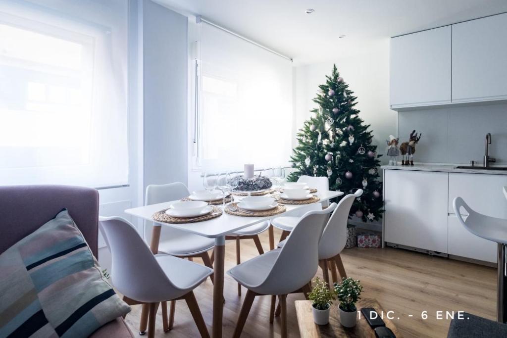 Apartment Lujoso Entre 2 Playas Con Garaje, Wifi Gijon